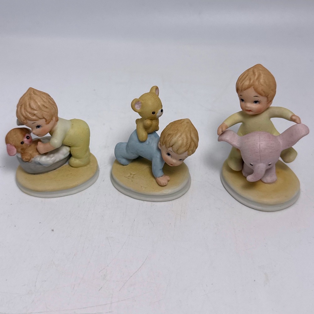 Leftonâ China Figurines Set 3 Toddlers Animals 3" Pastel Excellent 03277 Vintage